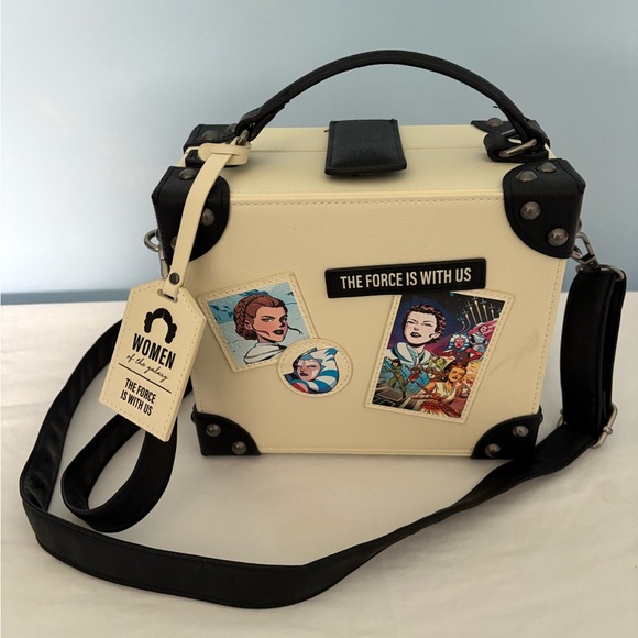 Loungefly Handbags - Disney Parks Star Wars Women of the Galaxy Loungefly Travel Bag. Never used.